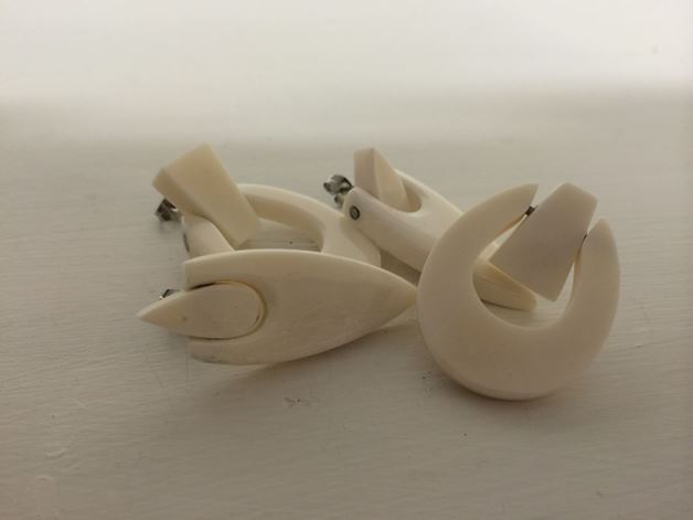Picture for category Bone Earrings